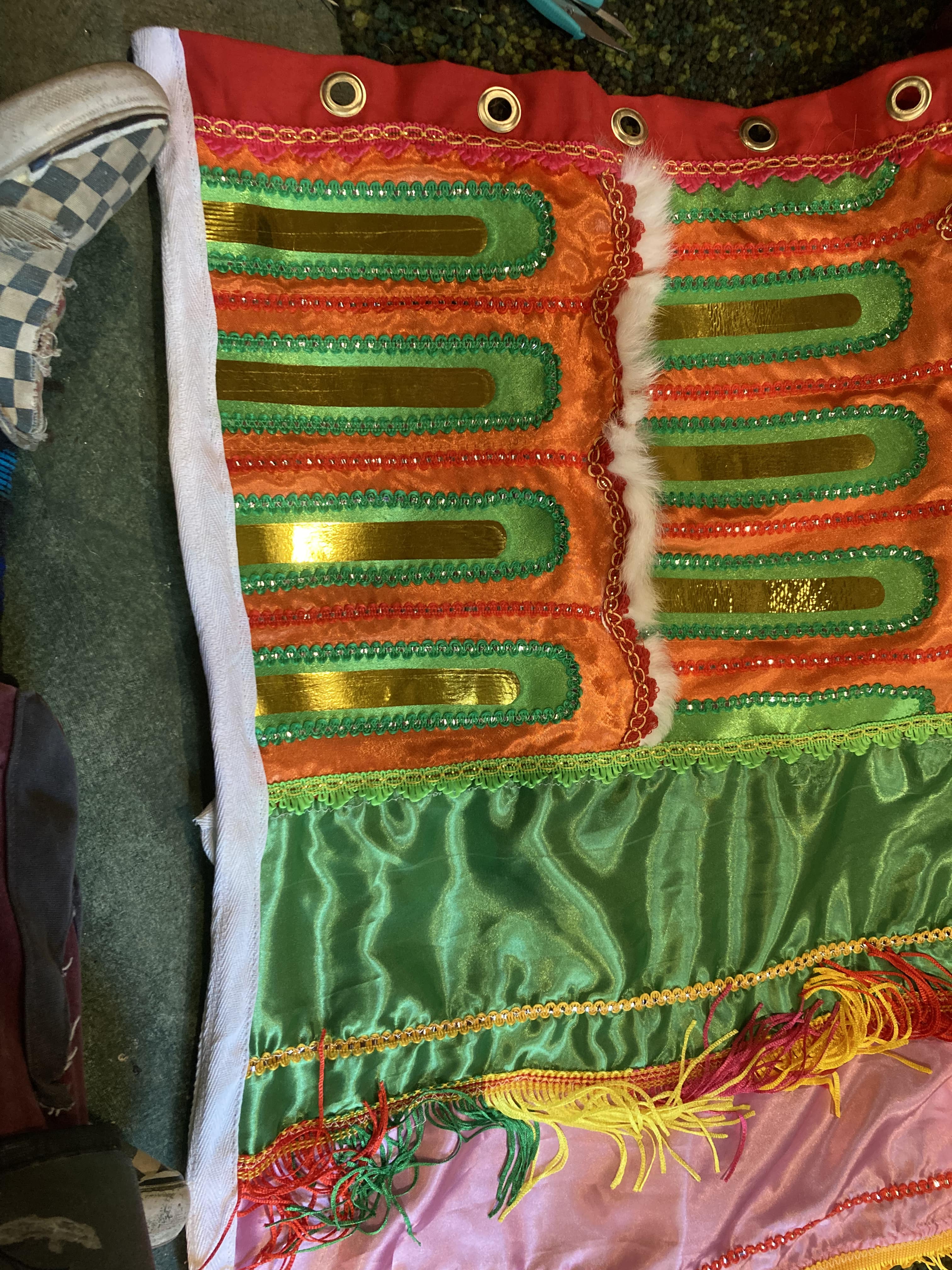 up close of body and skirt