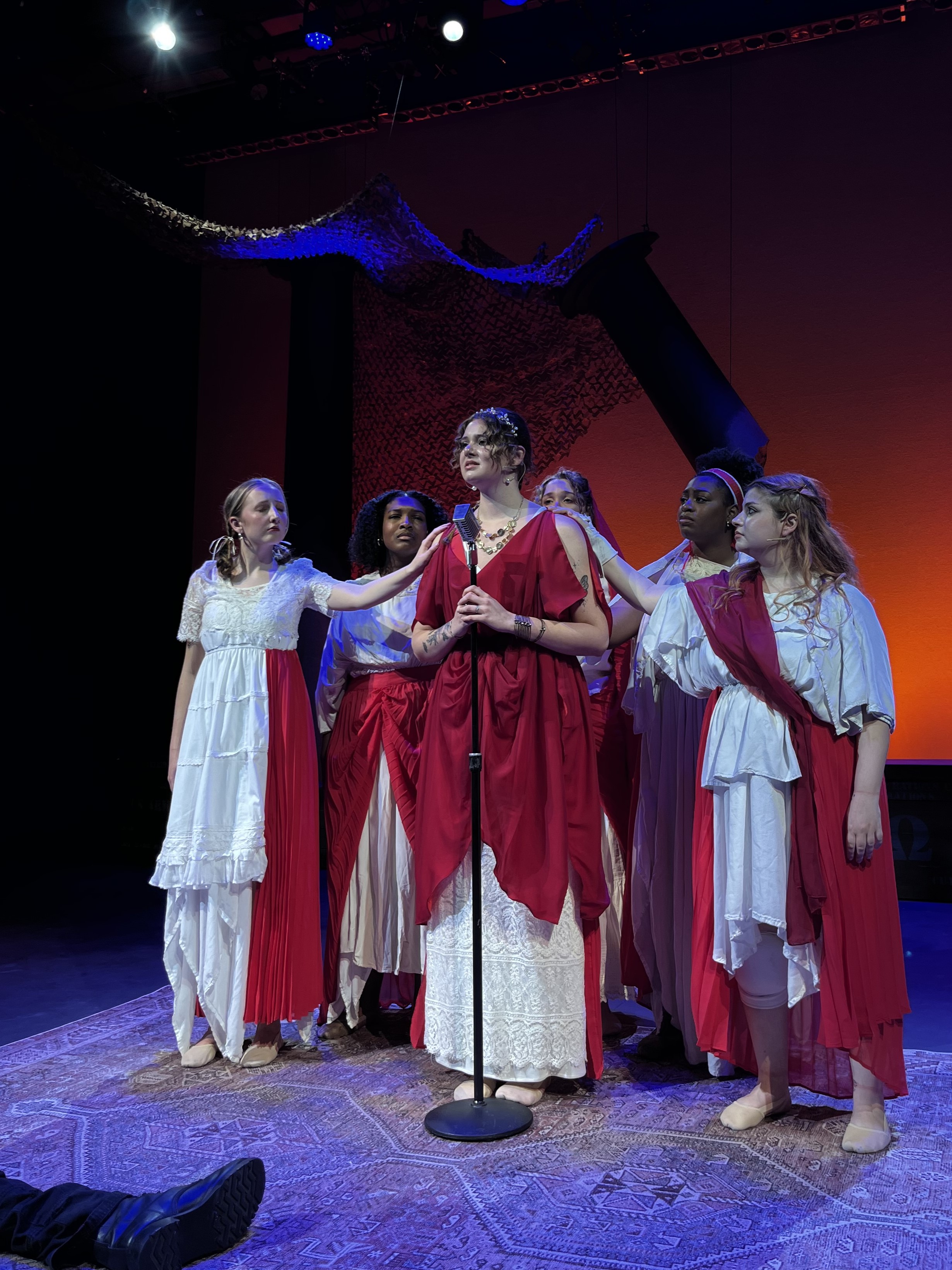 women of Troy comforting Helen